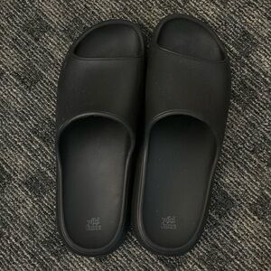 Wild Fable Robbie’s Slide Black Sandals